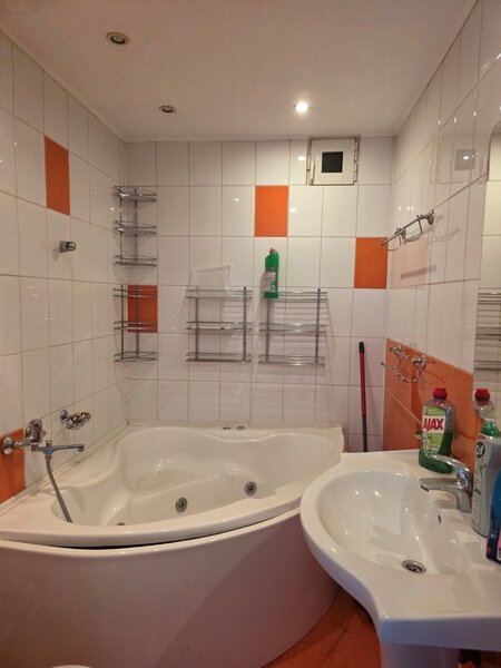 Calea Grivitei, chiar la metrou, bloc stradal, retras din bulevard,