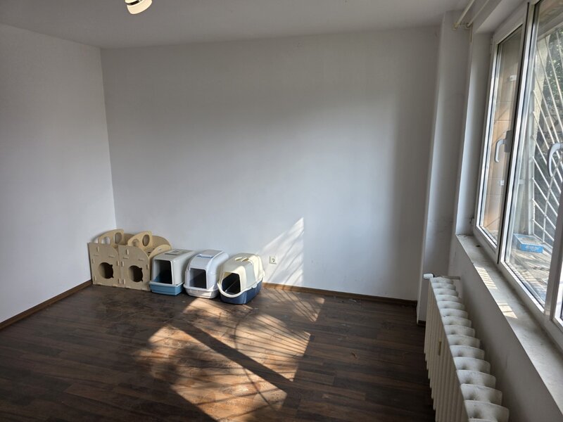 Calea Grivitei, chiar la metrou, bloc stradal, retras din bulevard,